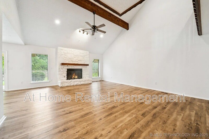 6947 South 30th West Avenue property image