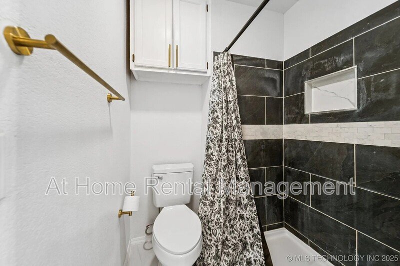 6947 South 30th West Avenue property image