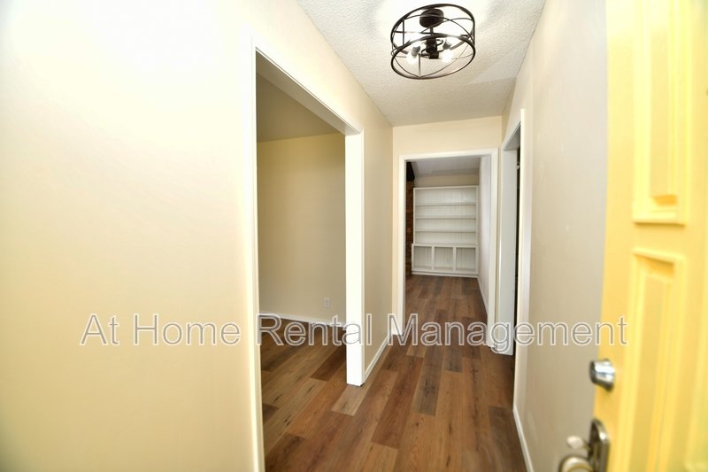 401 North Fir Place property image