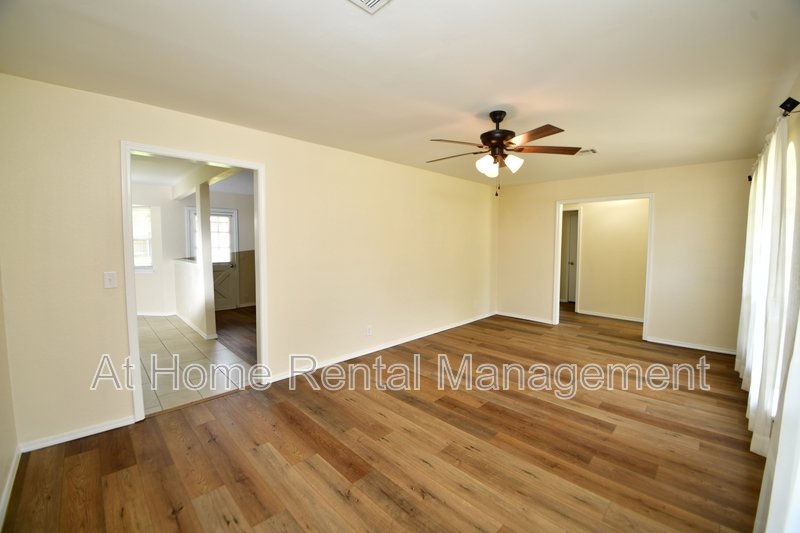 401 North Fir Place property image