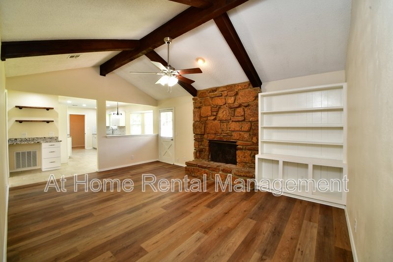401 North Fir Place property image
