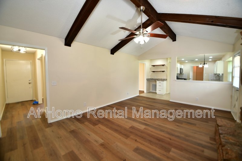 401 North Fir Place property image