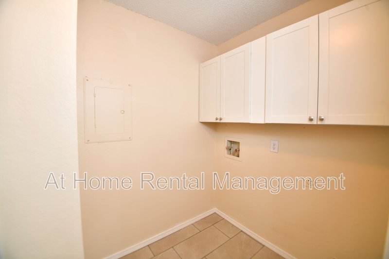 401 North Fir Place property image