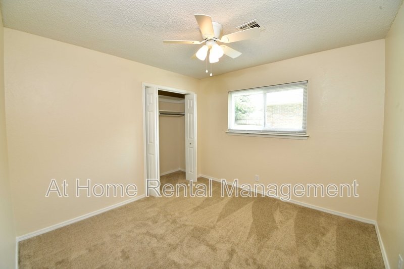 401 North Fir Place property image