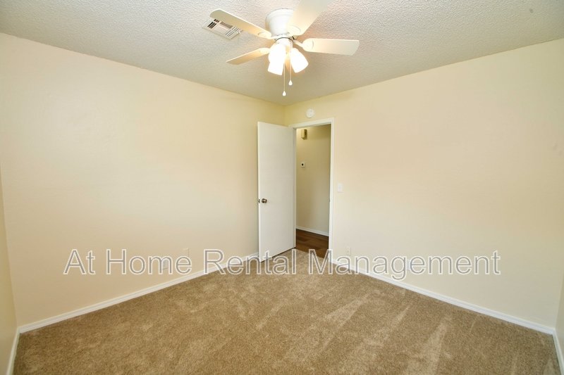 401 North Fir Place property image