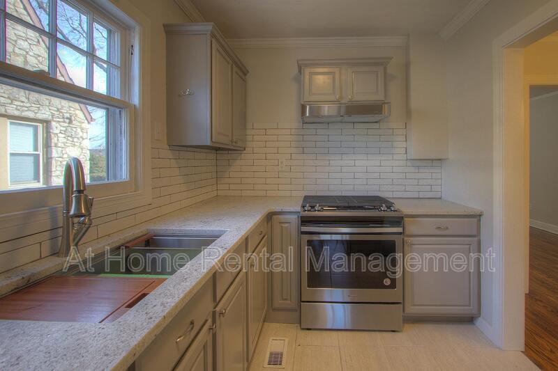 1316 South Knoxville Avenue property image